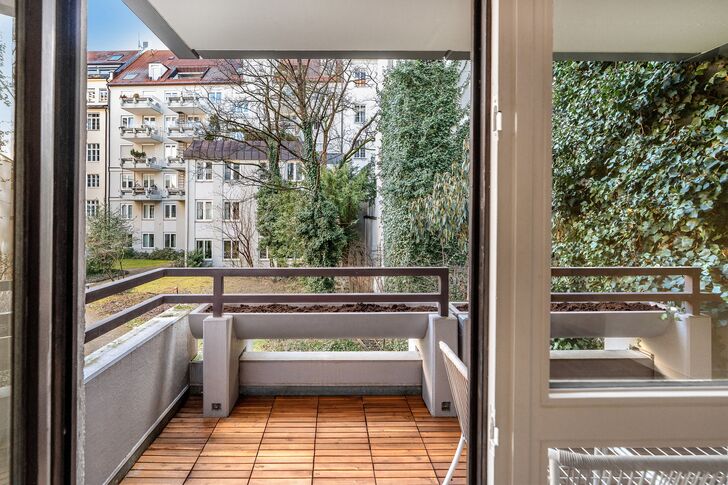 Balkon mit Morgensonne