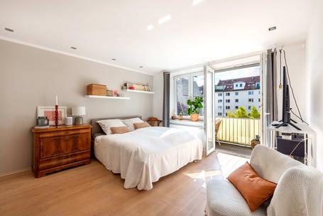Urbane Toplage: Vermietete 2,5- Zimmer-Wohnung mit Balkon