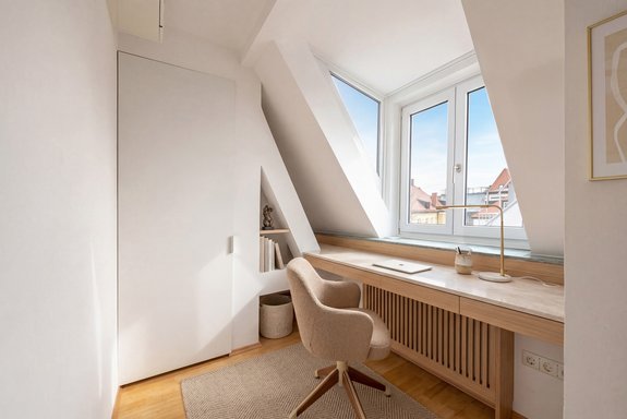 Bright workspace (virtually furnished)