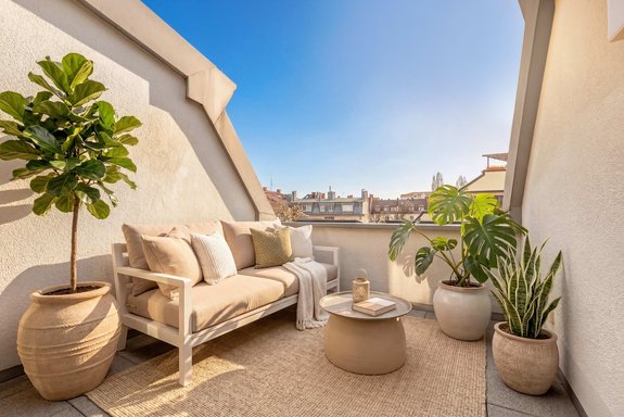 Private rooftop terrace (virtually furnished)