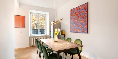 Urbaner Rückzugsort: Charmante 3-Zimmer-Wohnung mit Wohnküche im sanierten Altbau