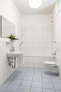 Spacious bathroom