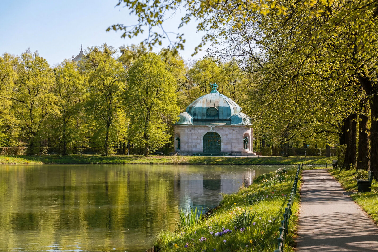 Unweit vom Nymphenburger Kanal