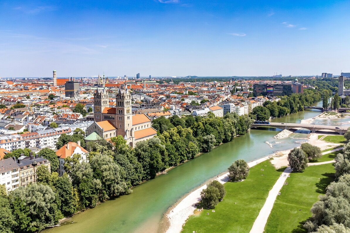 Between the Greenery of the Isar and City Life