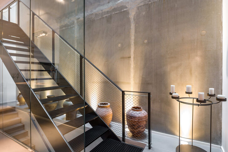 Metall, Glas und Sichtbeton