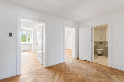 The hallway divides the apartment