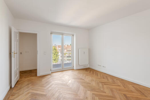 Kitchen with access to the terrace