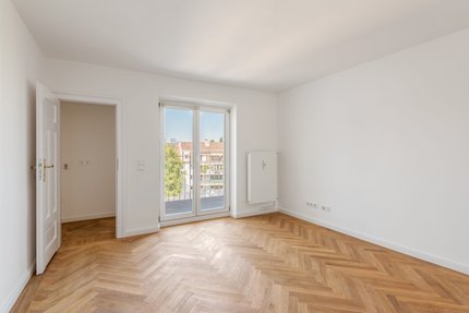 Küche mit Zugang zur Terrasse