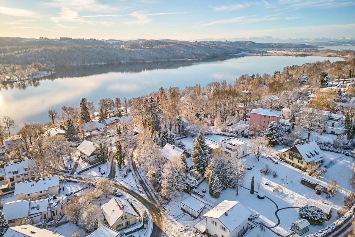 Dream location on Lake Pilsen