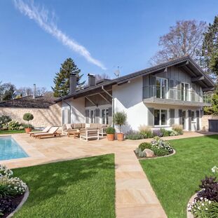 Sonnenterrasse und Pool (Visualisierung)