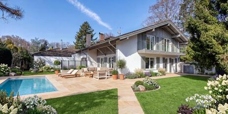 Sonniges Einfamilienhaus zur Neugestaltung auf ca. 1.804 m² großem Grundstück
