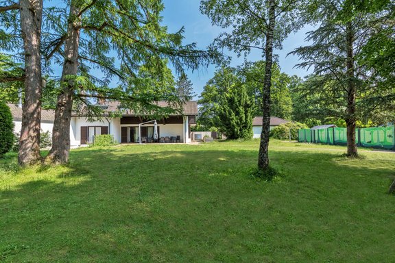 Weitläufiger Garten