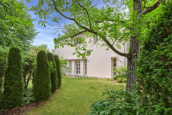 Subtle luxury with villa character