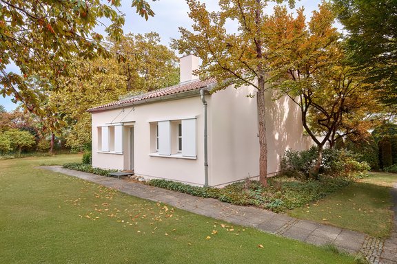 Two-storey outbuilding
