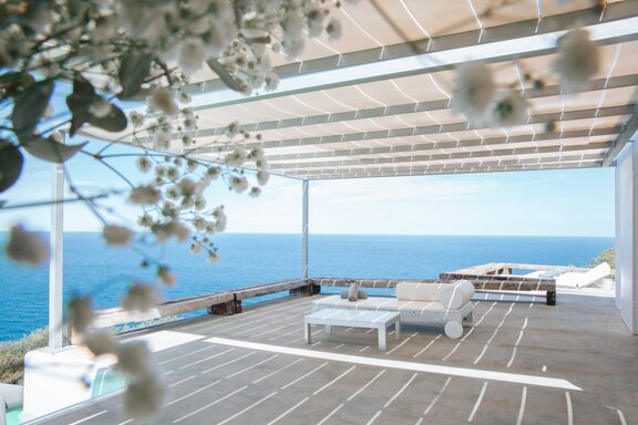 Architecture in Harmony with the Sea and Nature