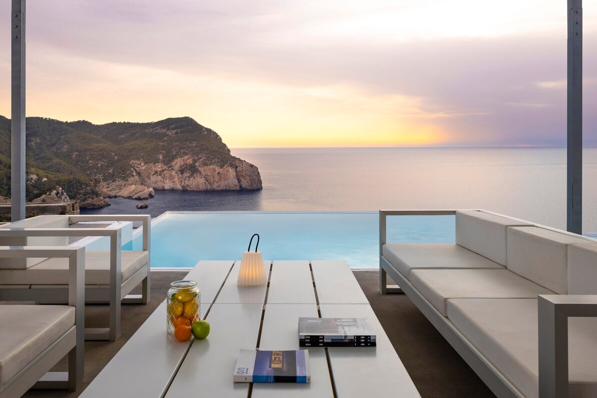 A retreat with a boundless ocean view