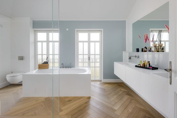 Puristisches Masterbad