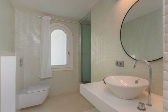 Timeless clarity and subtle mosaic details