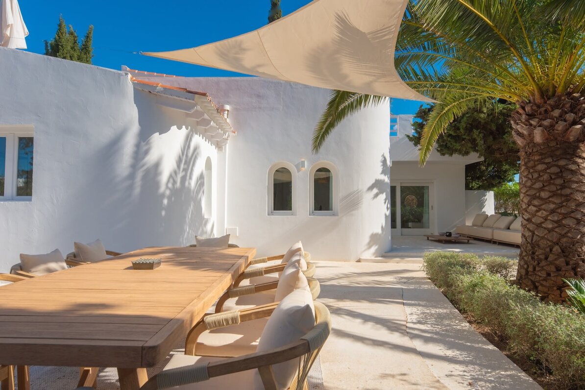 Architecture and natural materials in perfect harmony