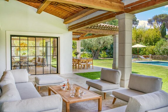 Covered lounge area