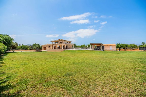 Hausansicht vom Garten