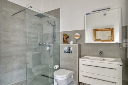 Zeitloses Design im Badezimmer