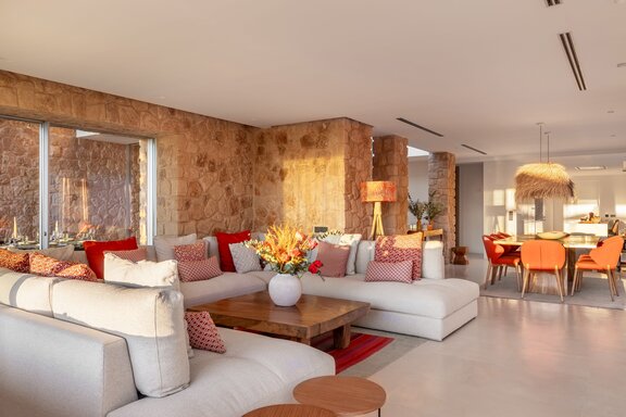 A living space characterized by light and natural elements