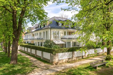 Villen-Beletage auf einer Ebene: 316 m² zur Neugestaltung mit möglicher Einliegerwohnung