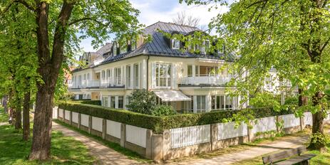 Villen-Beletage auf einer Ebene: 316 m² zur Neugestaltung mit möglicher Einliegerwohnung