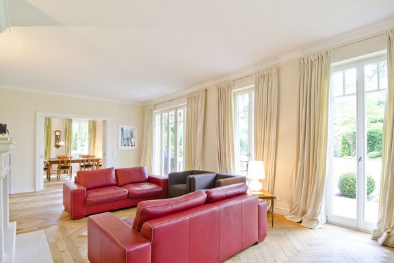 Wohnbereich mit offenem Kamin