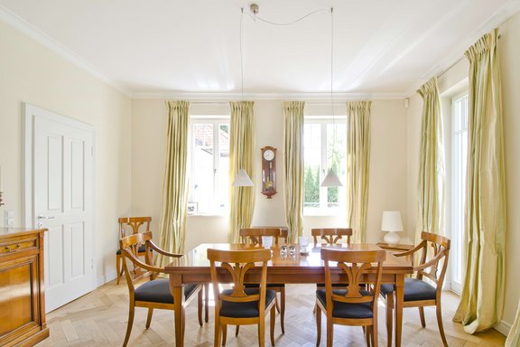 Esszimmer mit Terrassenzugang