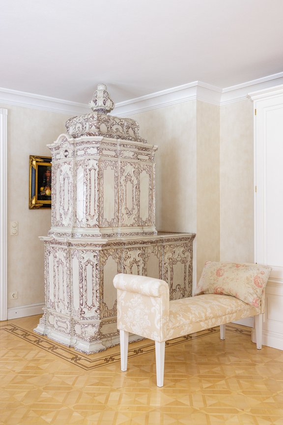 Historischer Kachelofen