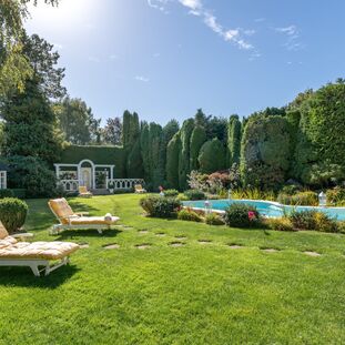 Uneinsehbares, sonniges Paradies