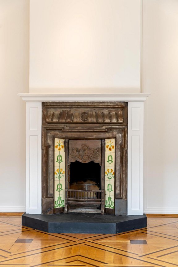 Offener Kamin im Wohnzimmer