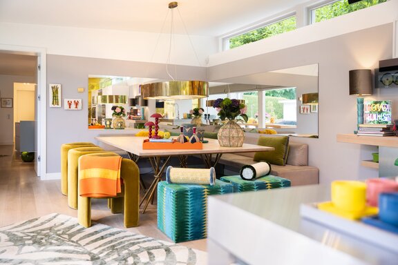 Spacious dining area for the whole family