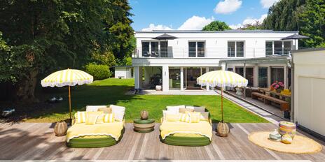 Spacious, perfectly laid out, and filled with light: a luxurious family home with a pool and a gorgeous garden