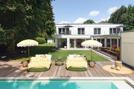 Spacious and filled with light: A luxurious family home with a pool and a gorgeous garden