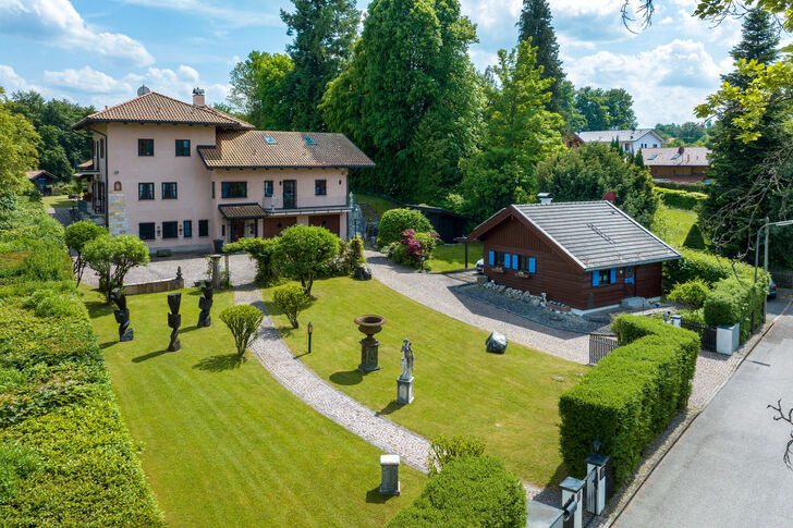 Weitläufiges Landanwesen
