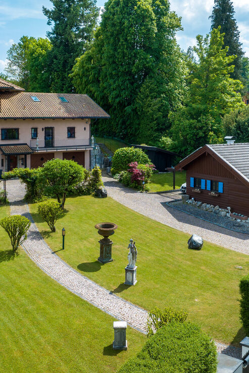 Weitläufiges Landanwesen