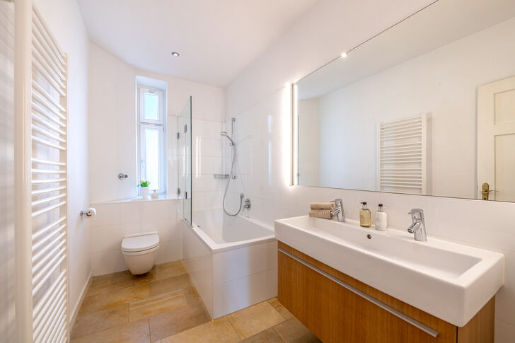 Modernes Badezimmer