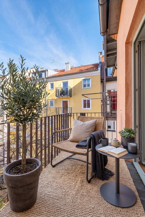 Balcony (visualized)