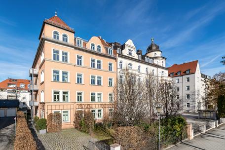 Wohlfühlflair in Neuhausen: Reizvolles 3-Zimmer-Stadtdomizil mit Stil und Charme