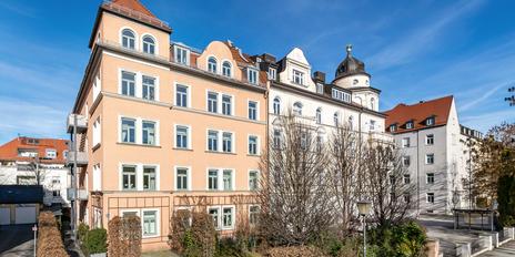 Wohlfühlflair in Neuhausen: Reizvolles 3-Zimmer-Stadtdomizil mit Stil und Charme