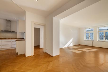 Wohlfühlflair in Neuhausen: Reizvolles 3-Zimmer-Stadtdomizil mit Stil und Charme