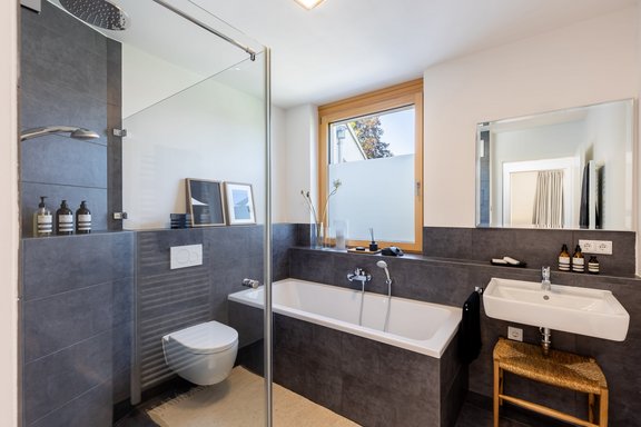 Masterbad mit Fenster