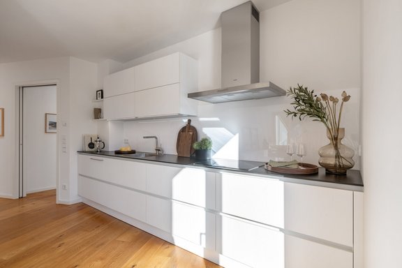 Timelessly elegant fitted kitchen