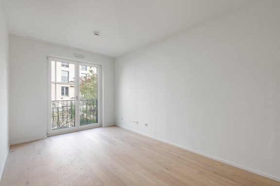 Helles Gäste-/Arbeitszimmer