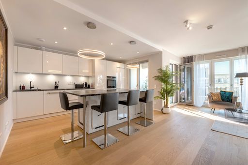 Objektvideo ansehen: "Wohnen am Nockherberg": Neuwertige 4-Zimmer-Wohnung mit exklusiver Ausstattung und Panoramablick