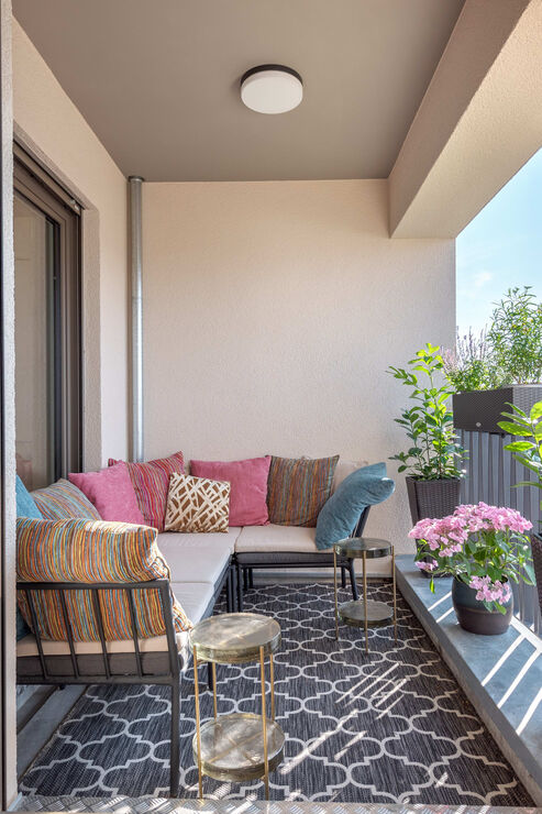 Einladende Loggia mit Relax-Ambiente