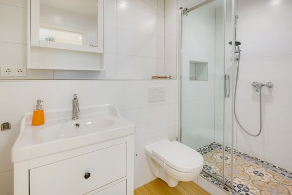 Airbnb bathroom example